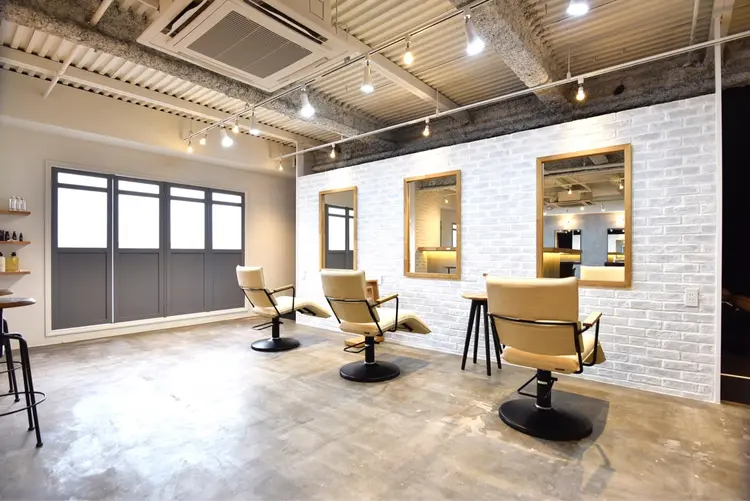 AKALA HAIR 〜kaui〜の内観・外観1