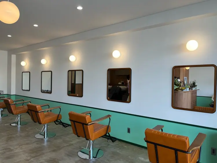 SEE-SAWの内観・外観1