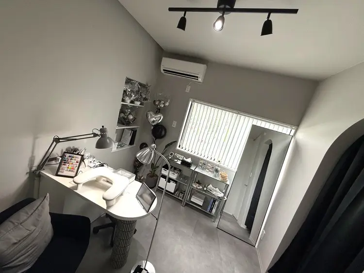 nana.nailの内観・外観1