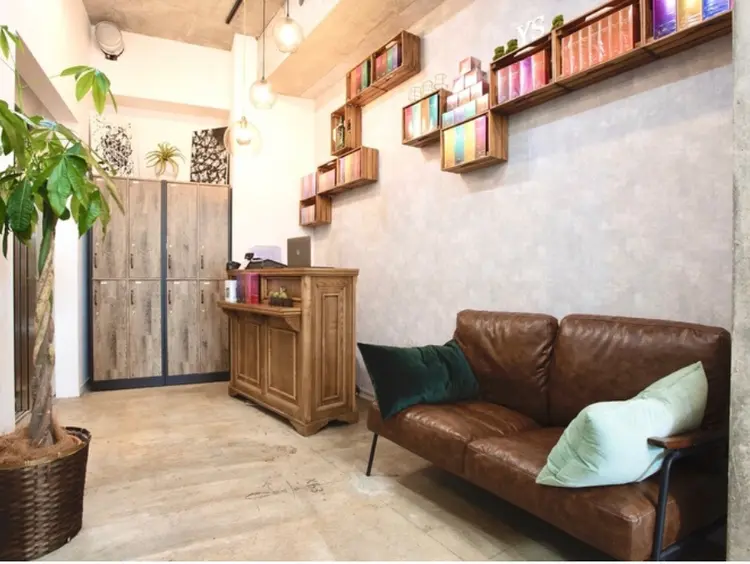 youres hair 髪質改善トリートメント&ヘッドスパ　恵比寿本店【ユアーズ　ヘア】の内観・外観2