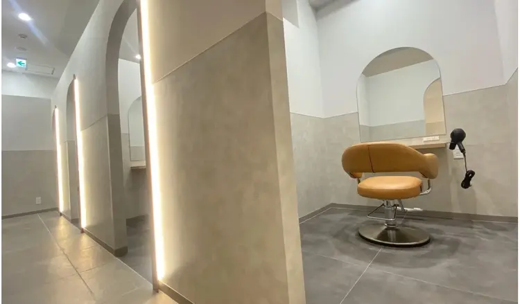 SALOWIN原宿AROA店の内観・外観3