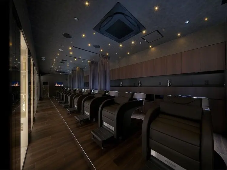 ORO宝塚店の内観・外観3