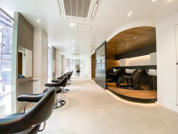 NumberThree 綱島店の内観・外観2