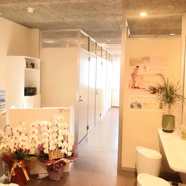 マスカットサロンの内観・外観1