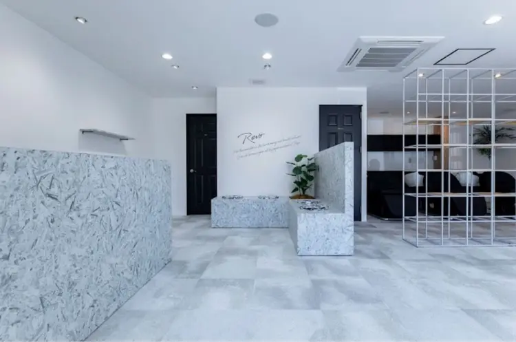 Revo(レボ）メンズサロン 北安江本店の内観・外観2