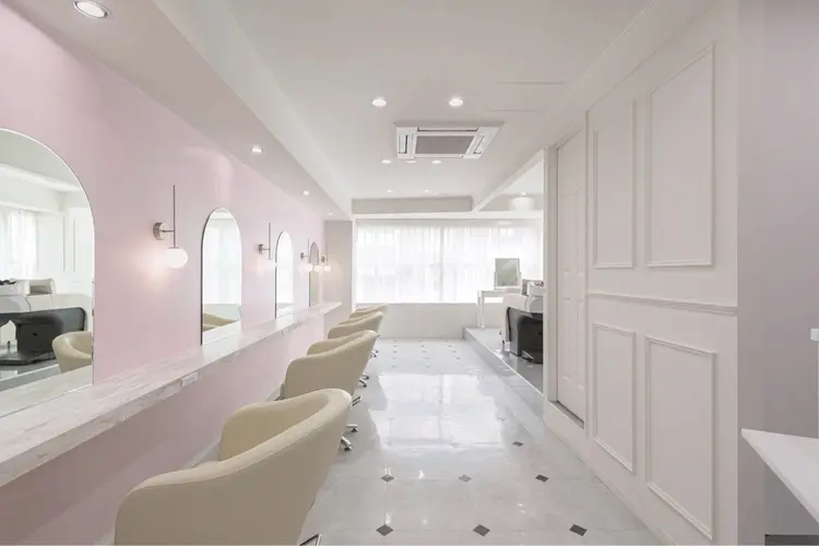 Mel表参道 ケアブリーチ/ダブルカラー/ハイトーンの内観・外観2