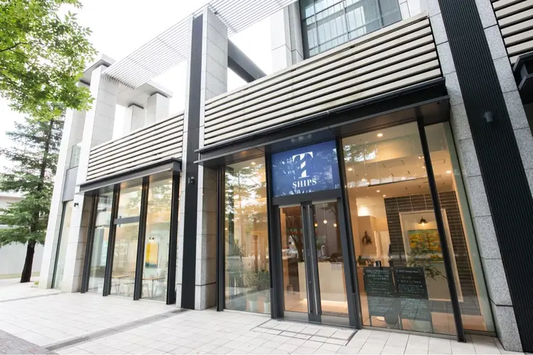 T-SHIPSの内観・外観1