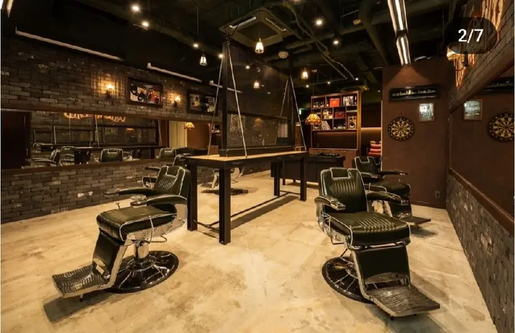 FourCornersCutShop3/cent栄フェード刈り上げメンズ専門の内観・外観1