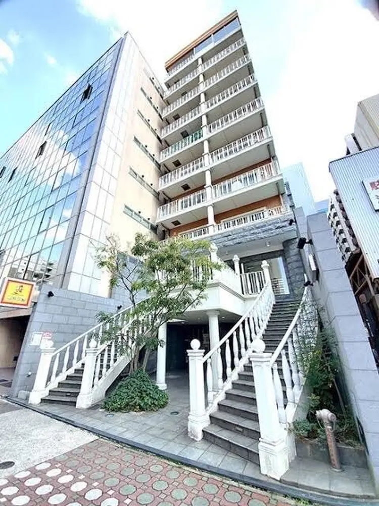 Glowup Beauty丸の内店の内観・外観1
