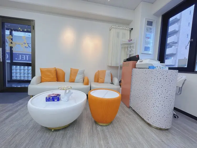 ラッキーネイルサロン西川口東口店の内観・外観2