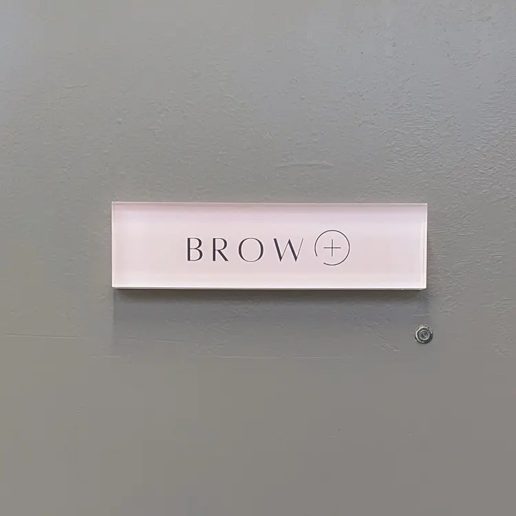 BROW+新越谷店の内観・外観3