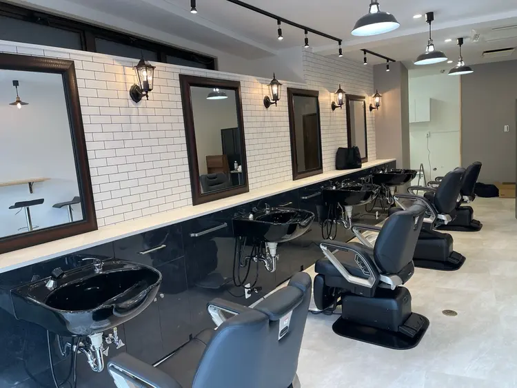 Men's  hair salon PLAISIRの内観・外観2