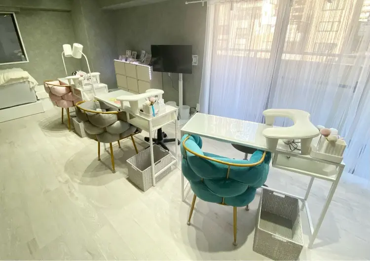 K  Nailの内観・外観1