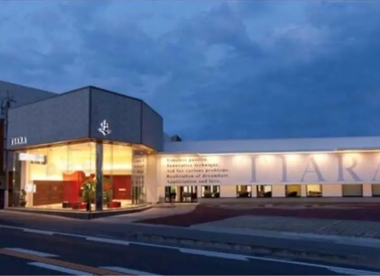 TIARAの内観・外観1