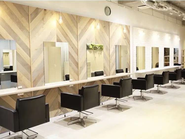 freera表参道の内観・外観1