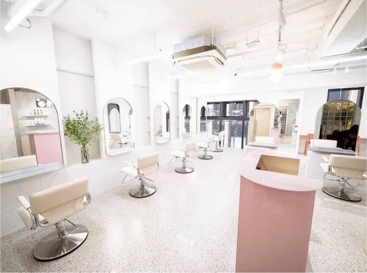 PELE 梅田 ANNEXの内観・外観1