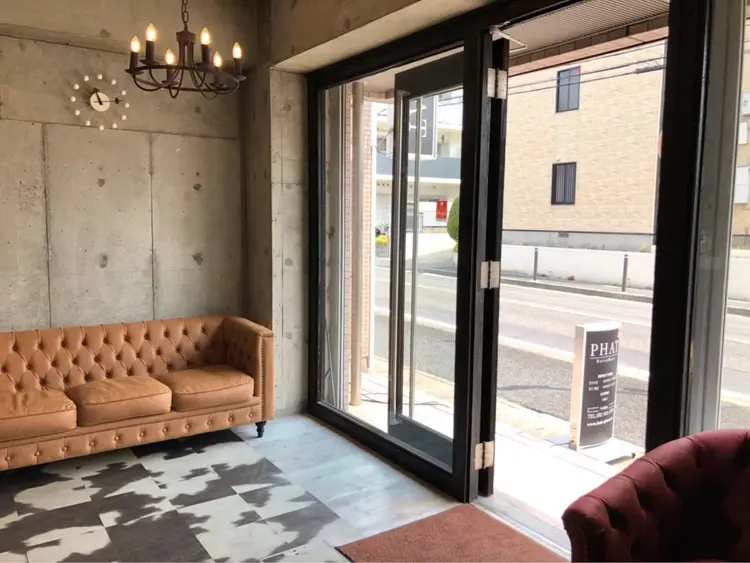 Hair&Make PHATの内観・外観2