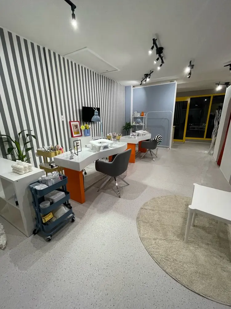 nail salon Lil'Bの内観・外観1