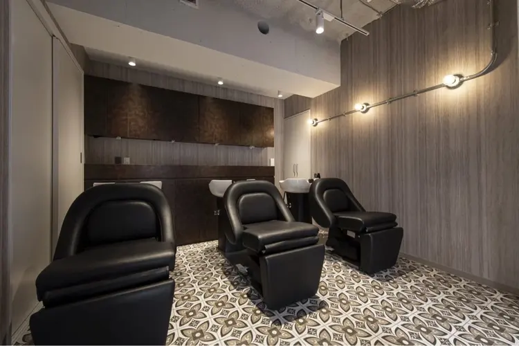 SALOWIN調布店の内観・外観3