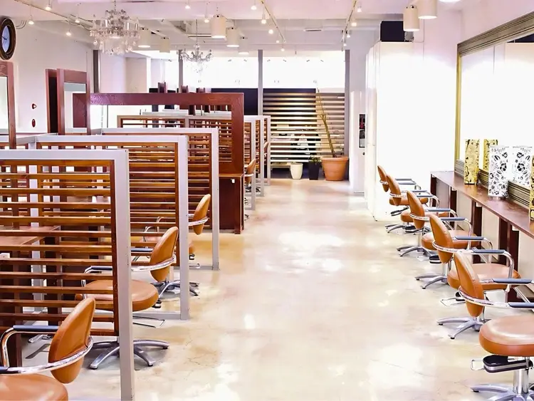 美容室BRAVE柏東口店の内観・外観3