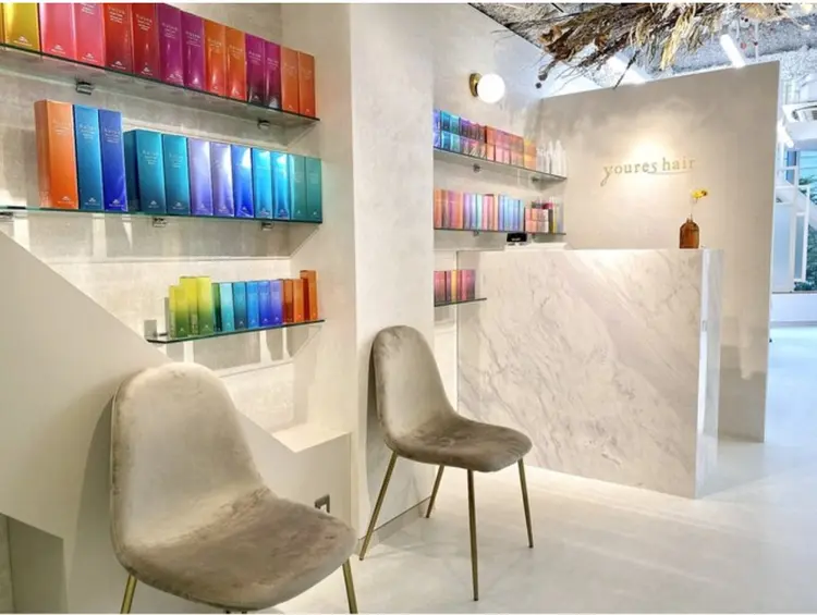youres hair 新宿3丁目店の内観・外観3