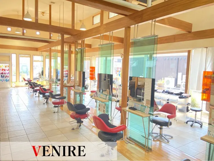 VENIRE重信店の内観・外観1