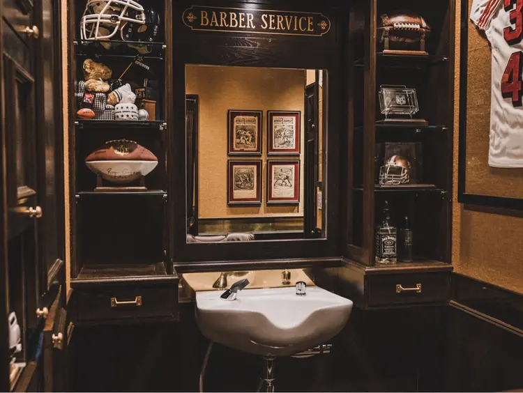 ヒロ銀座プレミアムバーバー渋谷原宿店の内観・外観2