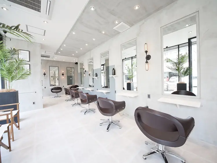 AUBE hair ales福岡平尾店の内観・外観1