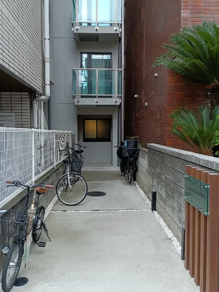 セルフホワイトニングエクシアホワイト草加店の内観・外観1