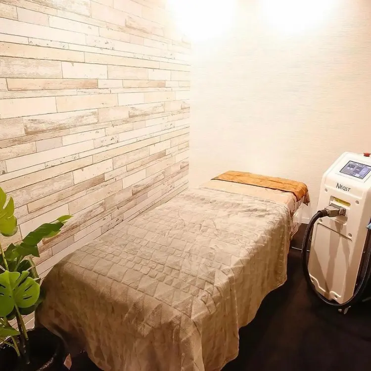 アイブロウ・脱毛専門店 CROWNの内観・外観1