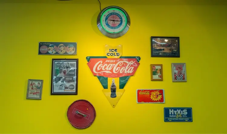 FREEDOM BARBER&CO.の内観・外観2