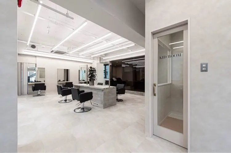 HAIR＆MAKE EARTH　湘南台店の内観・外観2