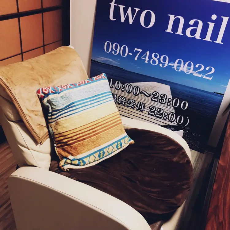 two nailの内観・外観2