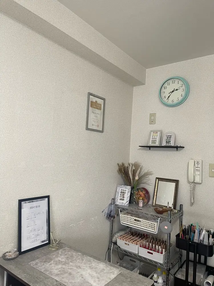 Y nailsの内観・外観2