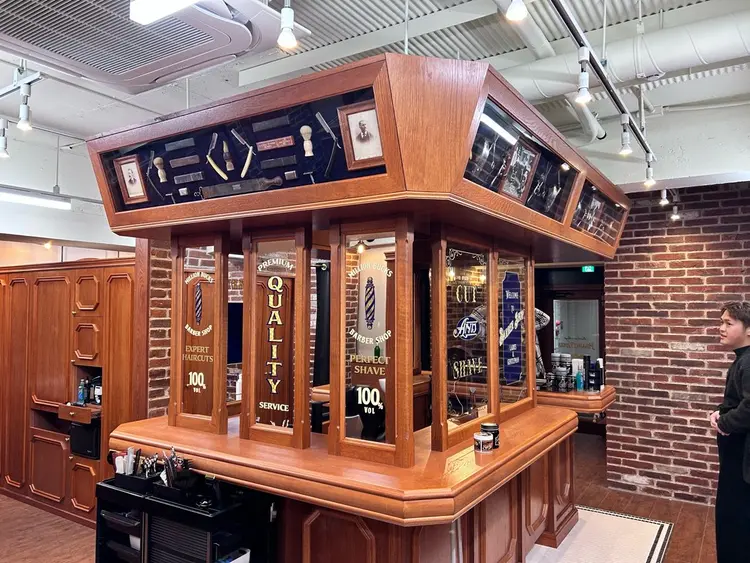 million bucks御徒町店の内観・外観1