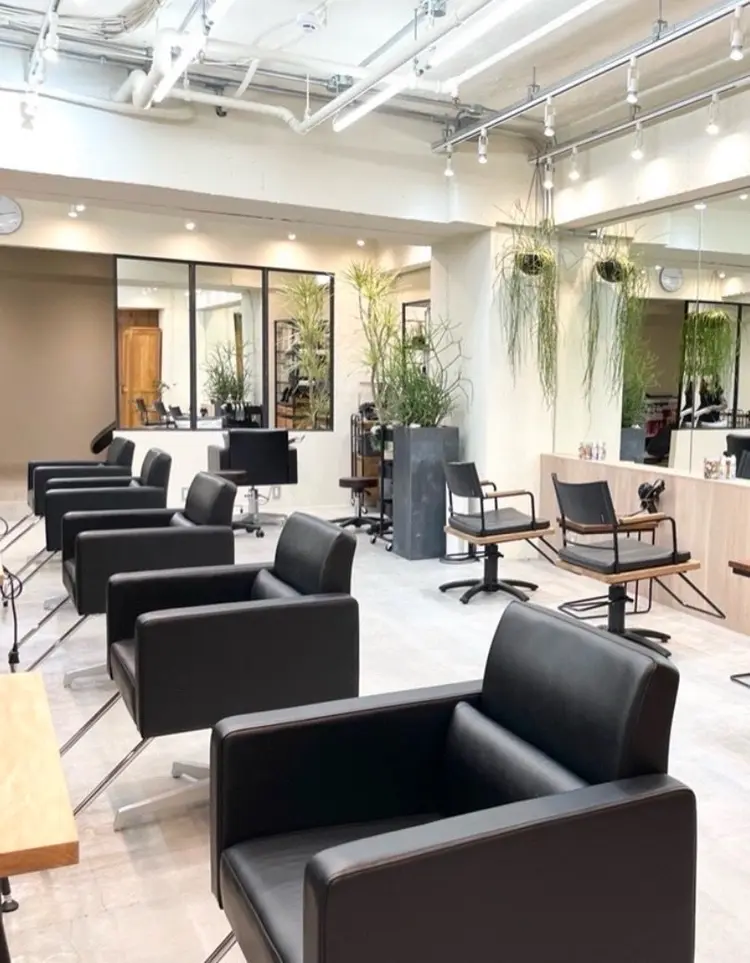 Belle 新宿店の内観・外観1