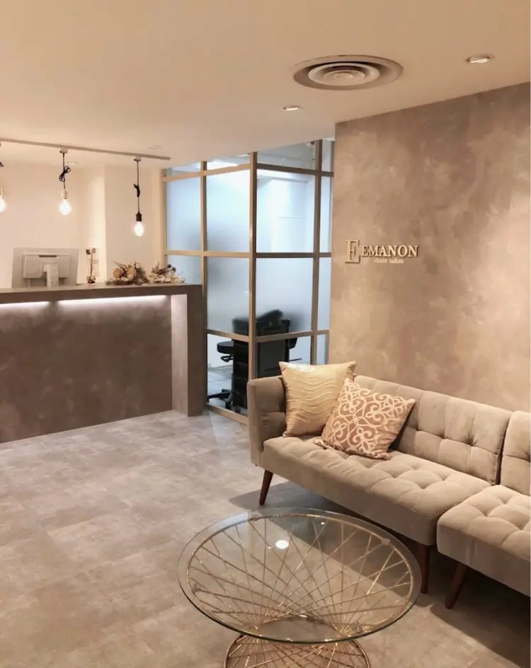 EMANON新宿南口店の内観・外観1