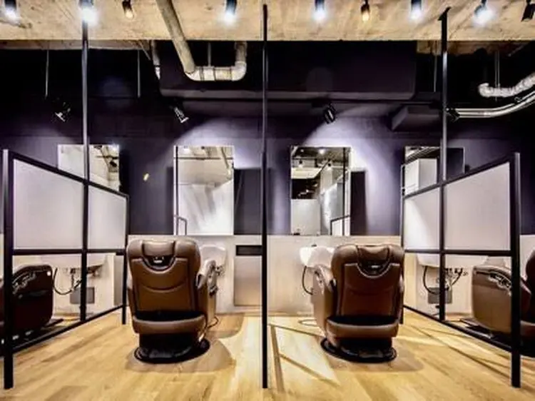 CHROM   Tokyo neonの内観・外観1