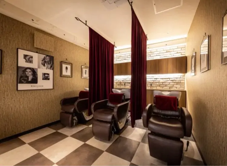 COVER  HAIR bliss 大宮西口店の内観・外観3