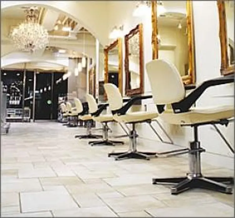 オブヘアー宮崎台店の内観・外観2