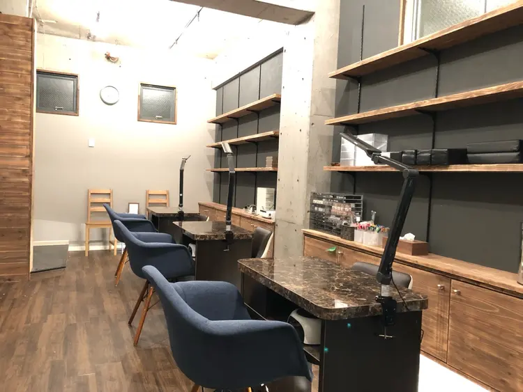 IROHA nailの内観・外観1