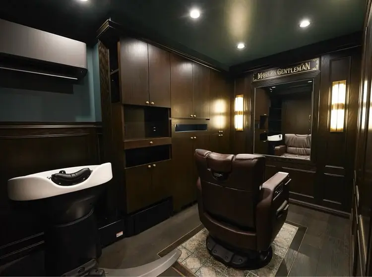 LAVIE NEW STANDARD BARBER 両国店の内観・外観1