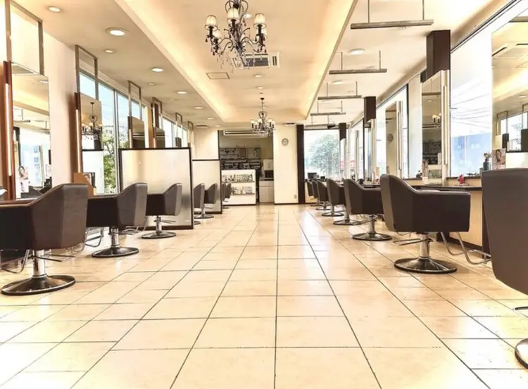 VAN COUNCIL 川中島店の内観・外観1