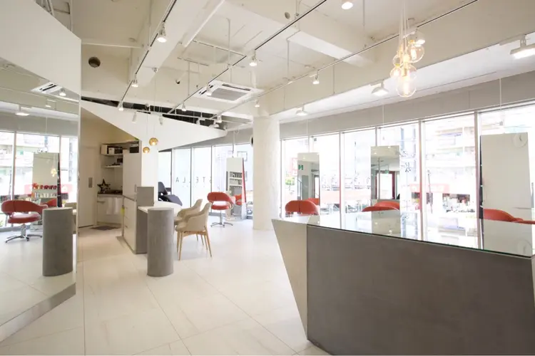 STELLA hair design salonの内観・外観1