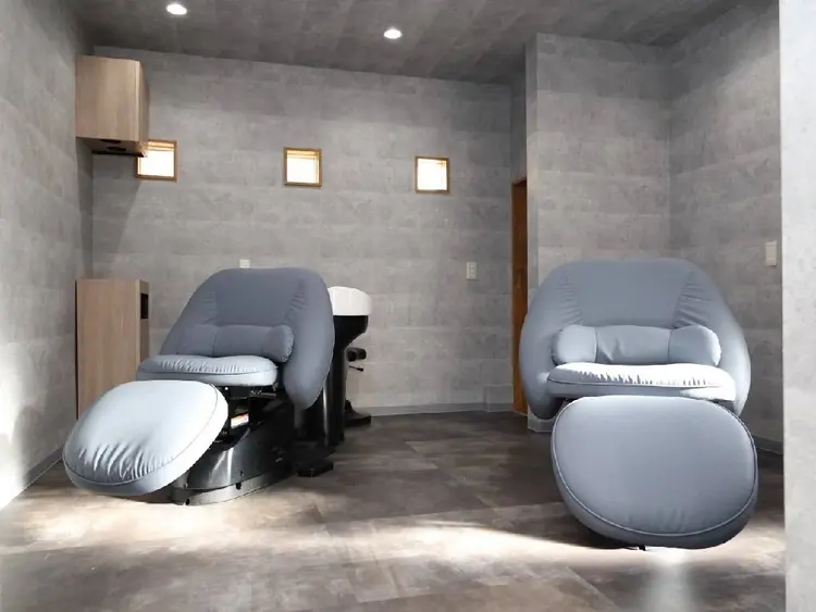 ISINの内観・外観1