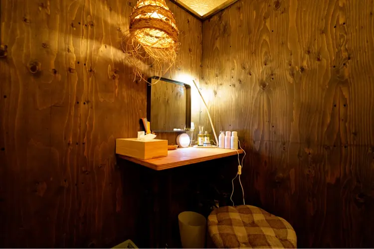 小顔矯正&ドライヘッドスパ専門店Shine me 新宿店の内観・外観3