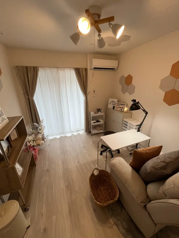 P nailの内観・外観1