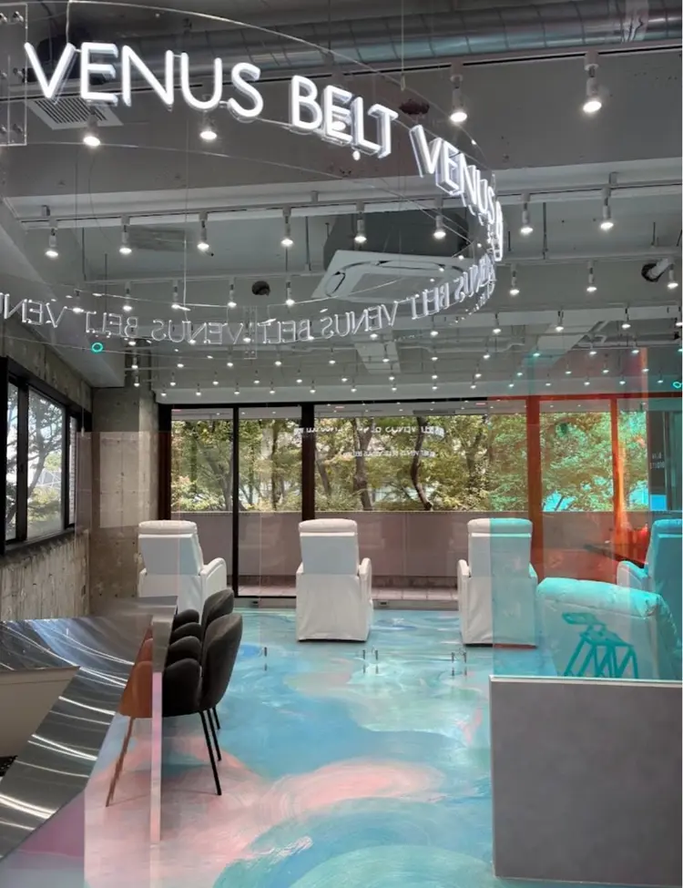VENUS BELT  原宿店の内観・外観1