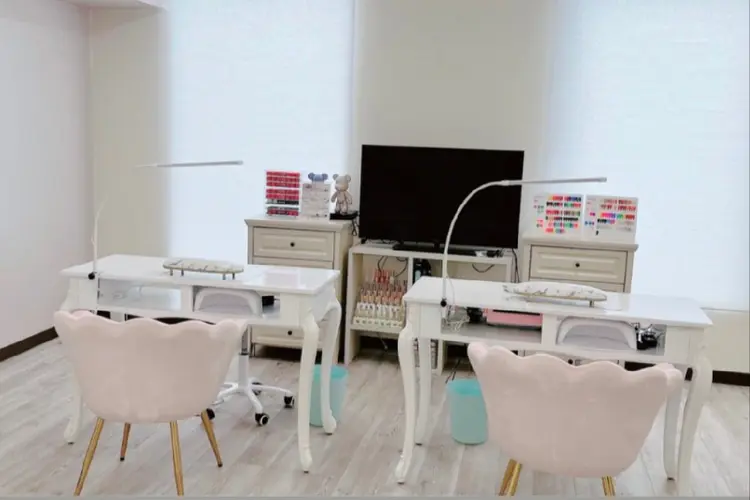 T&K nailの内観・外観1