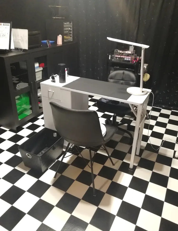 RisusNAILの内観・外観1